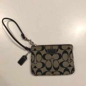 Coach wallet/wristlet - in excellent condition
